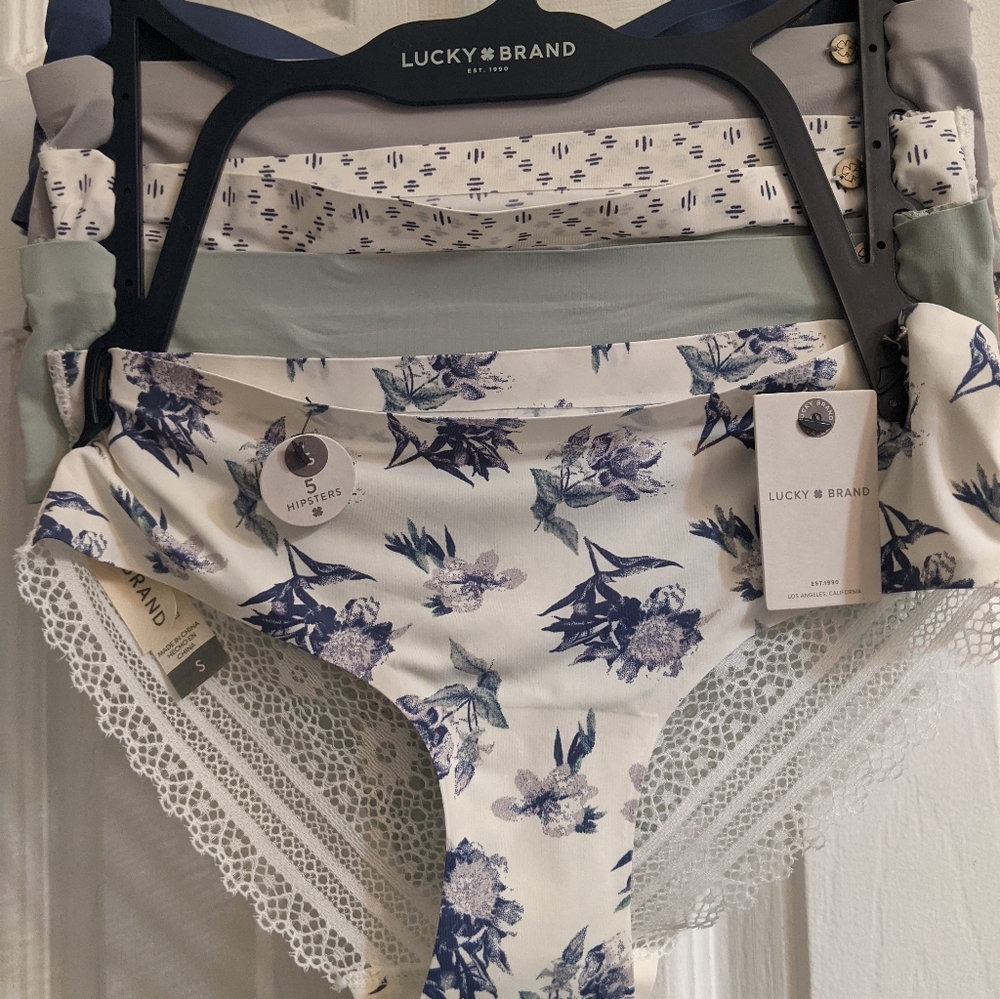 Lucky brand size small 5 pack hipsters
